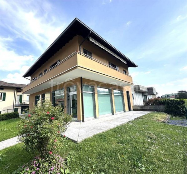 appartamento in affitto ad Olginate in zona Capiate
