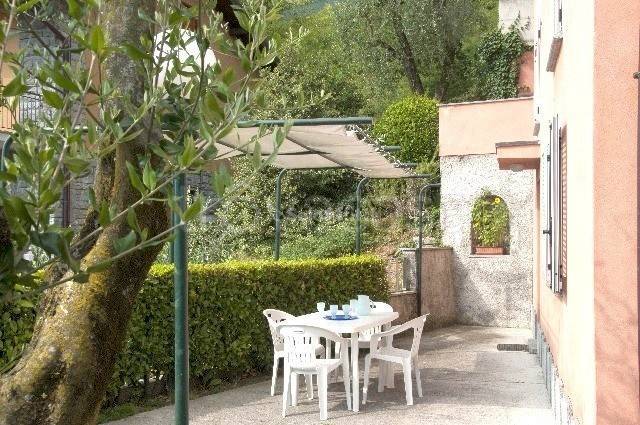 appartamento in affitto ad Oliveto Lario in zona Onno