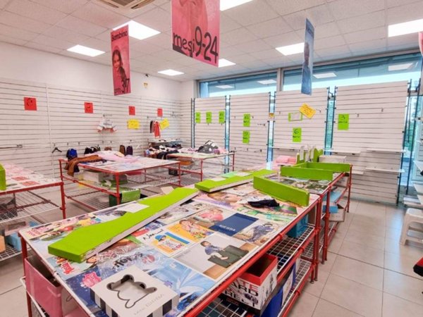 negozio in affitto ad Osnago