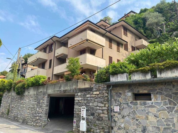 appartamento in affitto a Perledo in zona Tondello