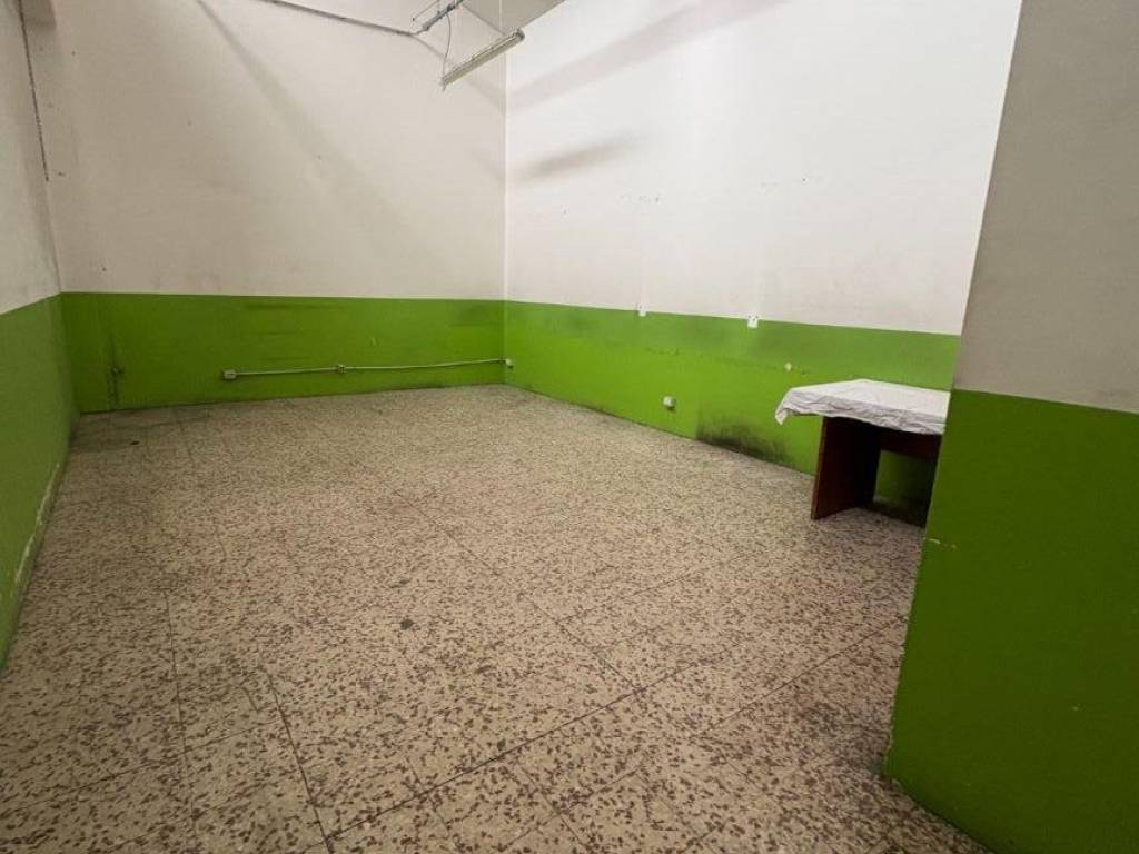 locale commerciale in affitto a Pescate