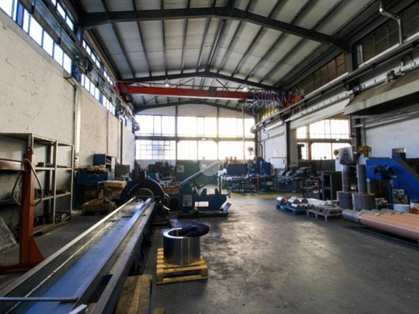 locale commerciale in affitto a Pescate