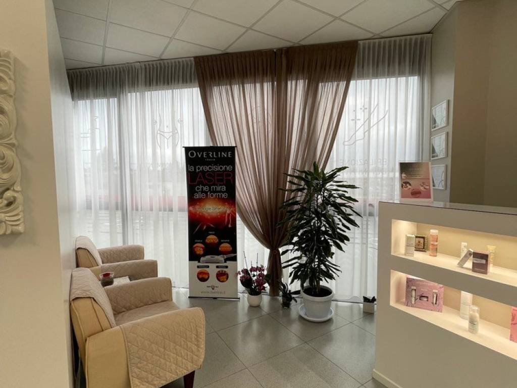 negozio in vendita a Robbiate