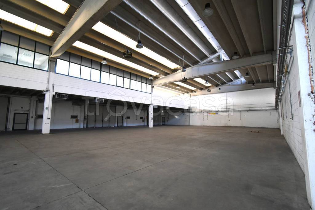 locale commerciale in affitto a Robbiate