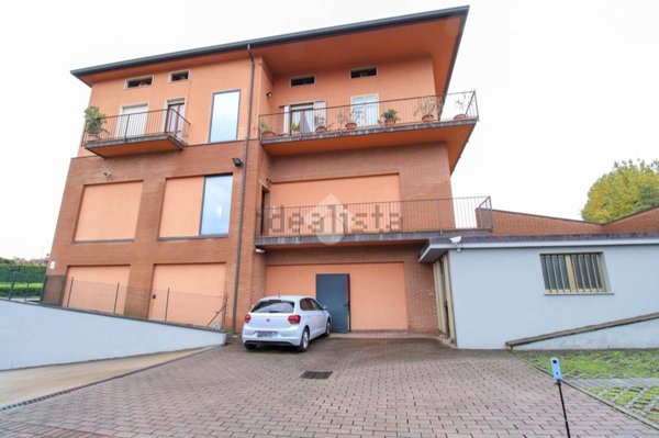 negozio in affitto a Rogeno in zona Casletto