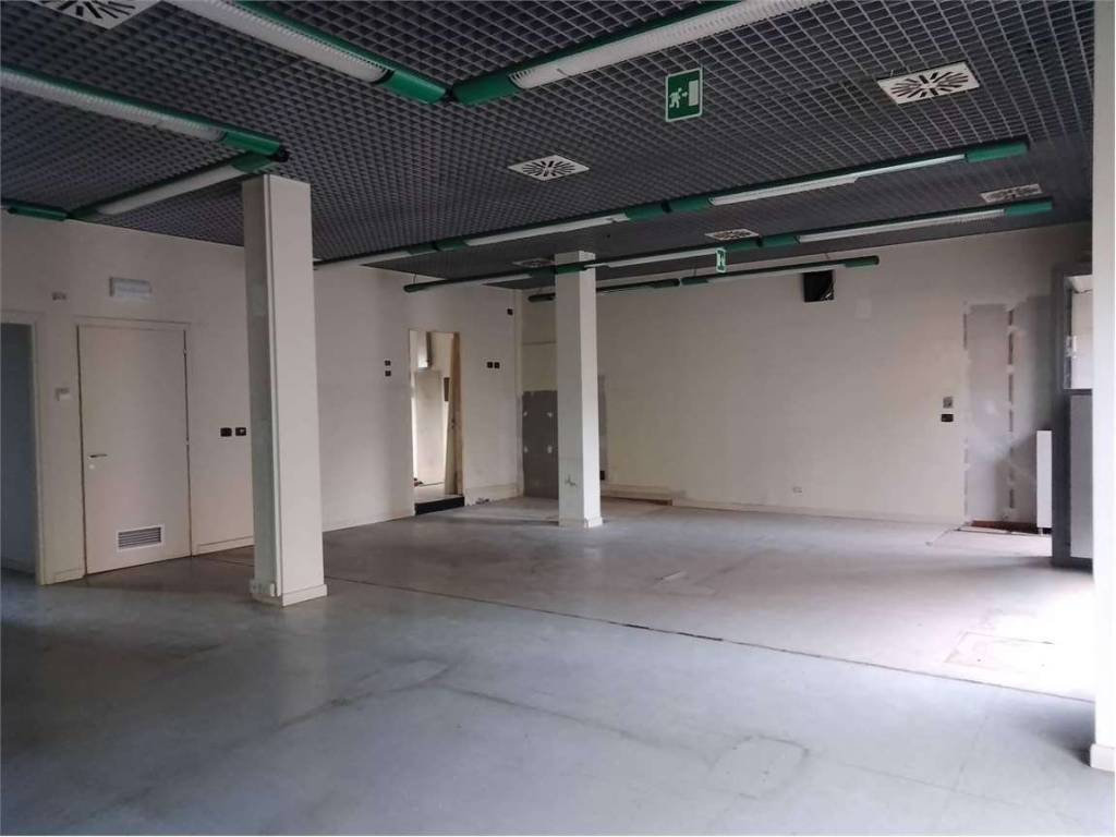 negozio in affitto a Sirtori