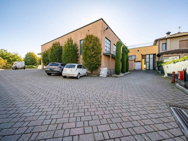 locale commerciale in affitto a Sirtori in zona Bevera di Sirtori