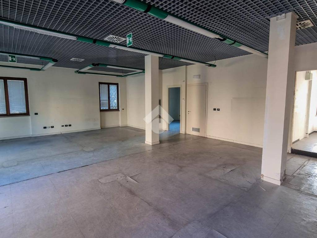 negozio in affitto a Sirtori