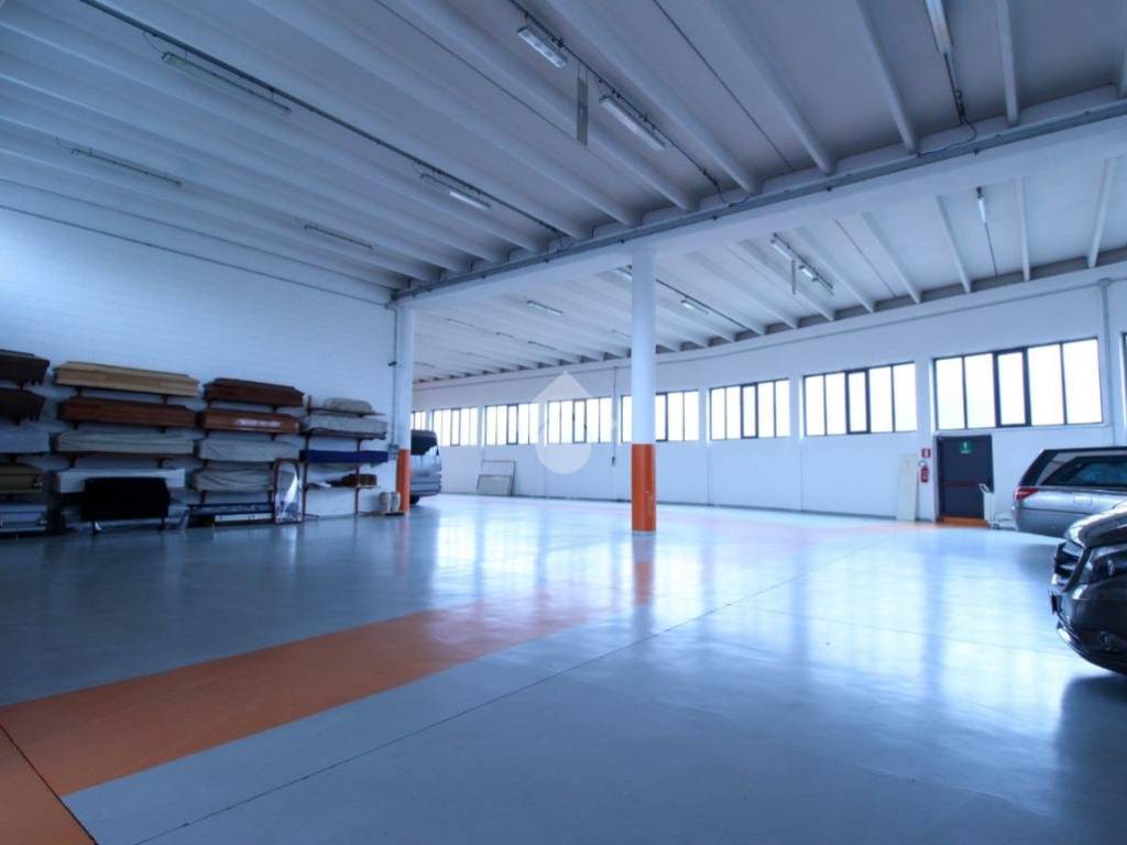 capannone in affitto a Sirtori in zona Bevera di Sirtori