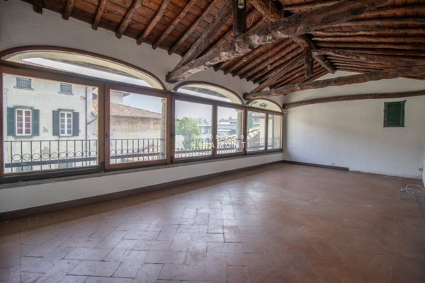 appartamento in affitto a Valmadrera in zona Parè