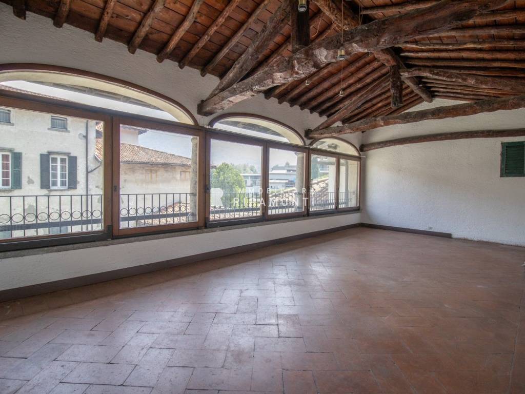 appartamento in affitto a Valmadrera in zona Centro Storico