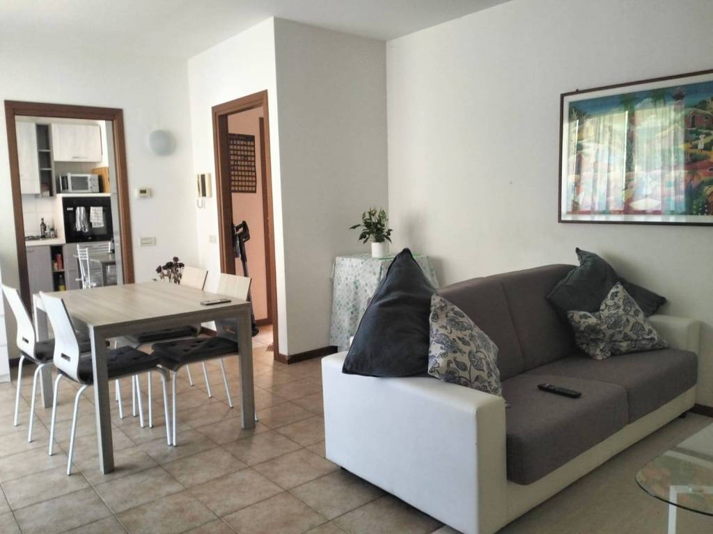 appartamento in affitto a Valmadrera in zona Parè