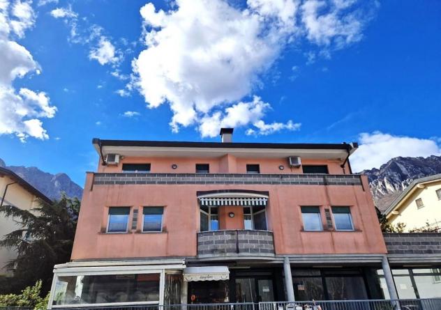 negozio in affitto a Valmadrera