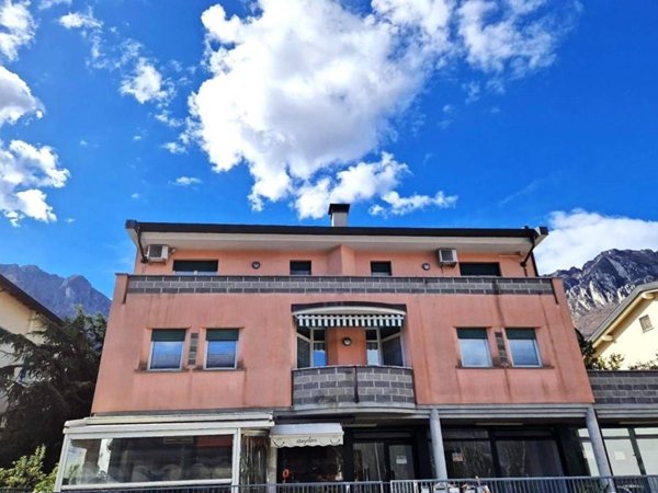 negozio in affitto a Valmadrera