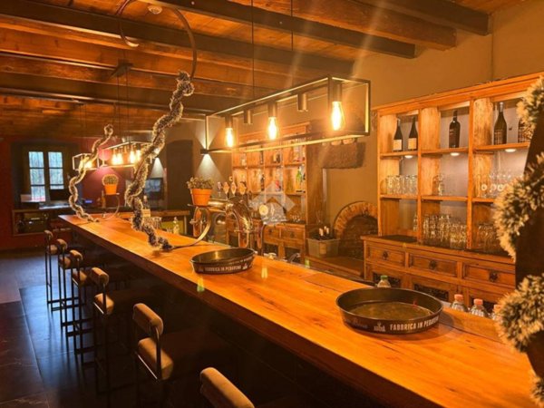 negozio in affitto a Valmadrera