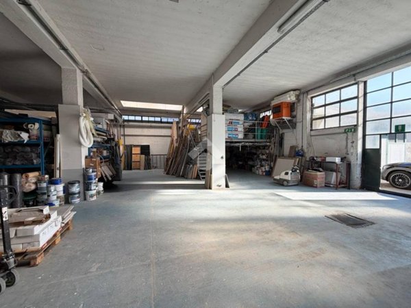 locale commerciale in affitto a Valmadrera in zona Centro Storico