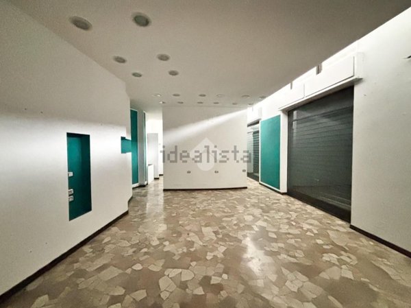 negozio in affitto a Valmadrera