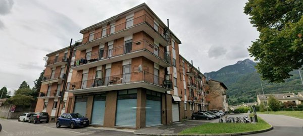 negozio in affitto a Valmadrera in zona San Dionigi