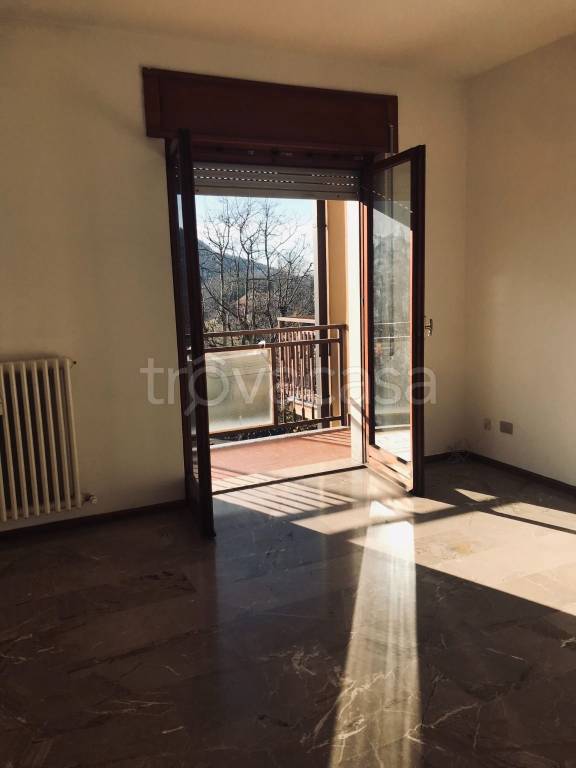appartamento in affitto a Valmadrera in zona Caserta