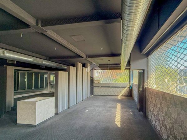 negozio in affitto a La Valletta Brianza in zona Rovagnate