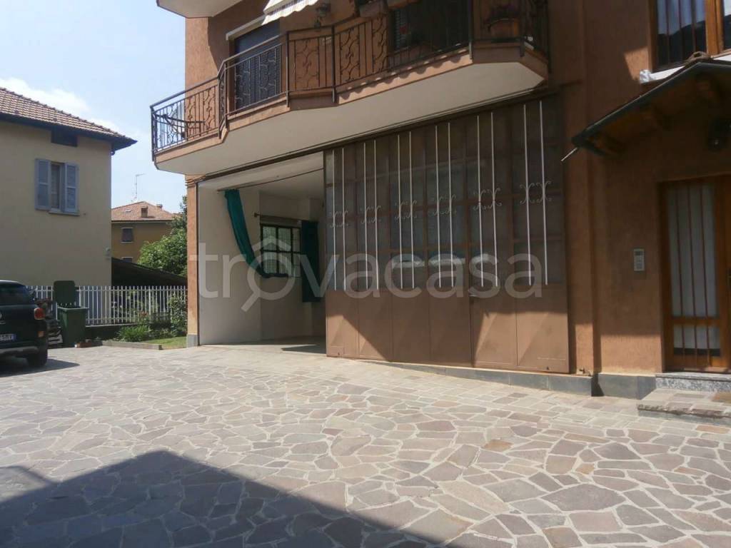 locale commerciale in affitto a La Valletta Brianza