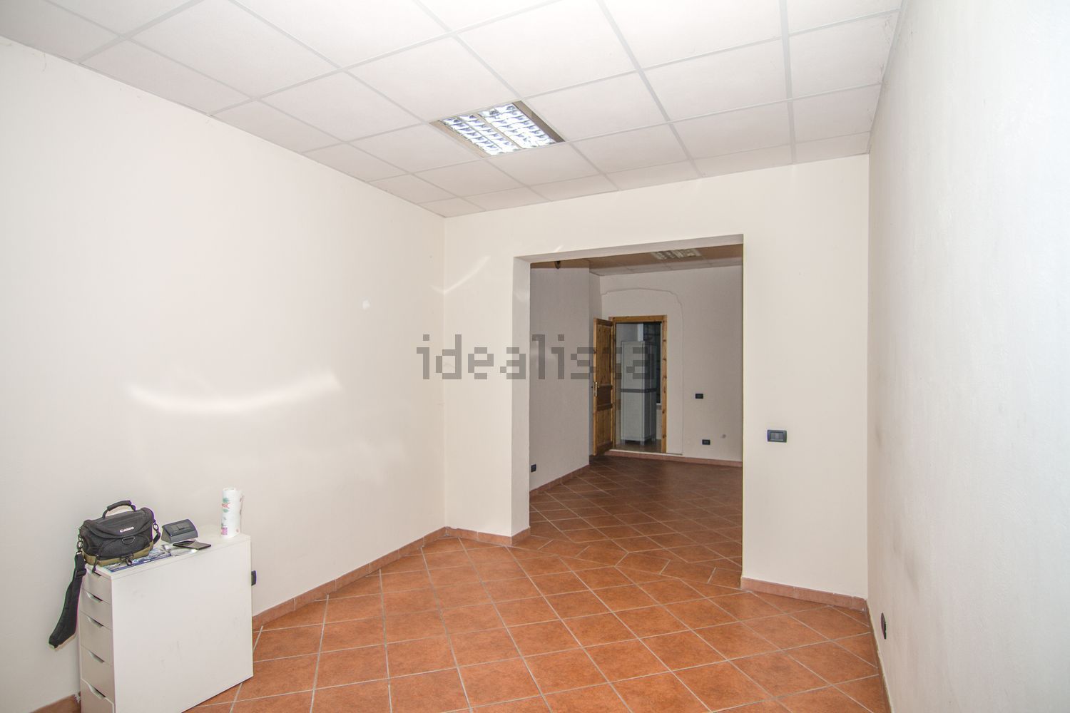 locale commerciale in affitto a Gavi