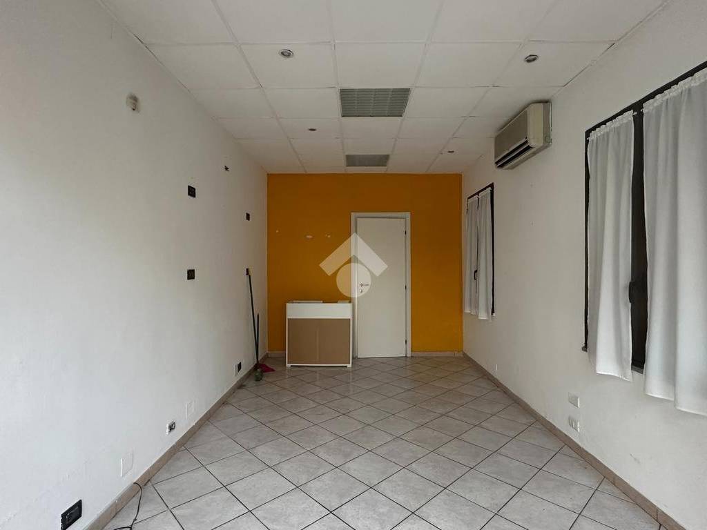 negozio in affitto a Novi Ligure