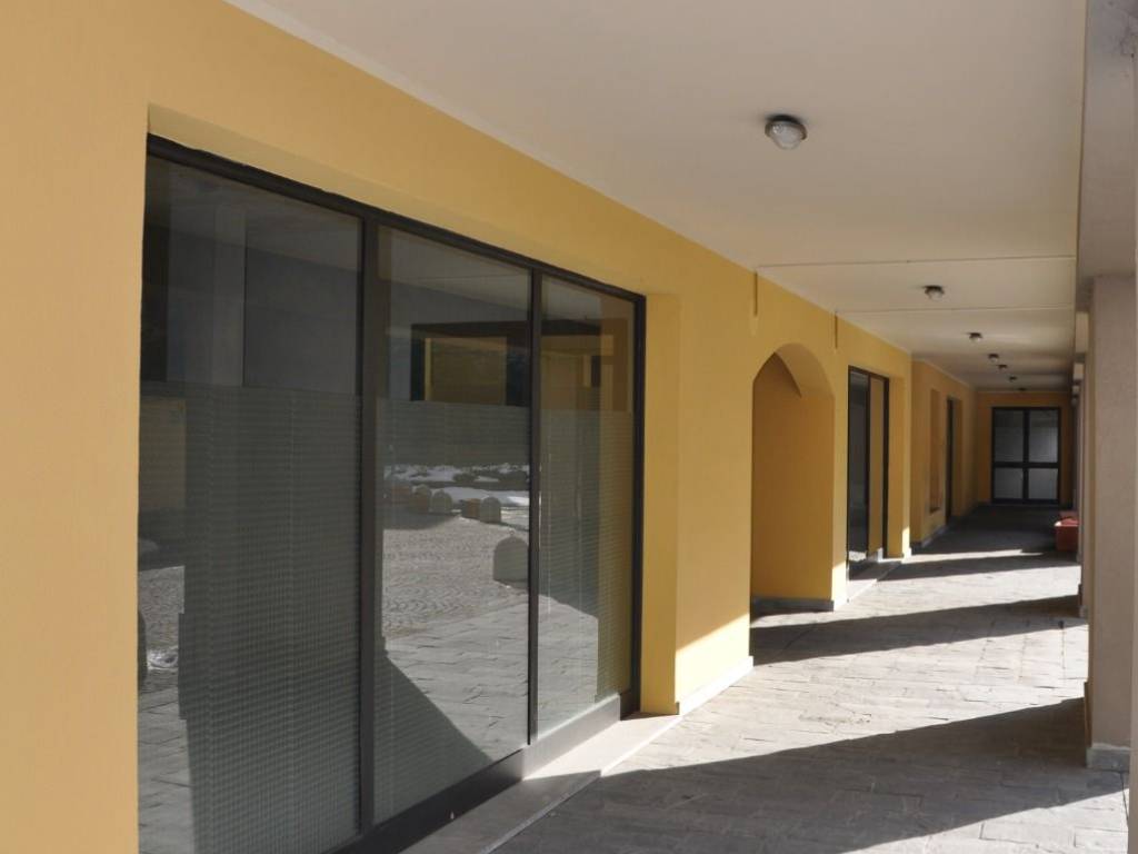 locale commerciale in affitto a Novi Ligure
