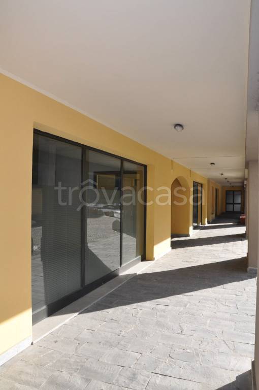 locale commerciale in affitto a Novi Ligure