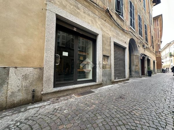 locale commerciale in affitto a Novi Ligure