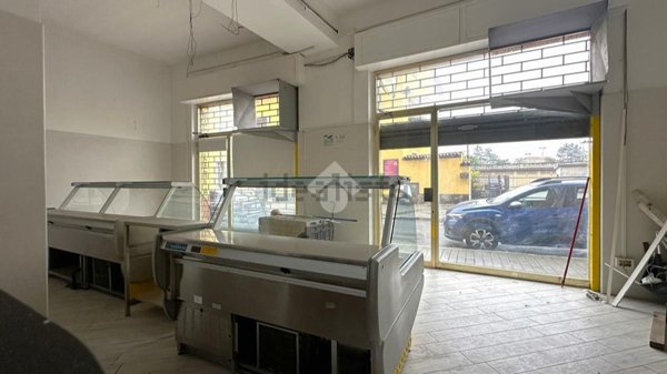 locale commerciale in affitto a Novi Ligure