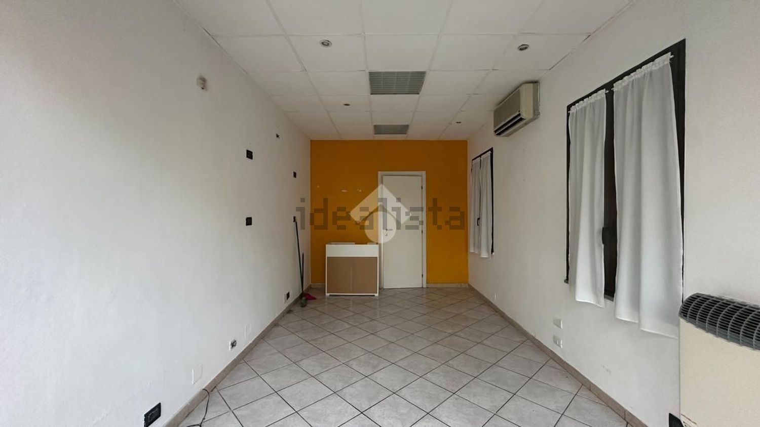 locale commerciale in affitto a Novi Ligure