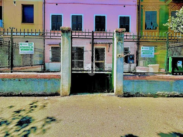 locale commerciale in affitto a Novi Ligure