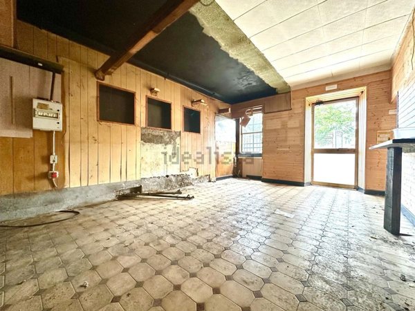 locale commerciale in affitto a Novi Ligure