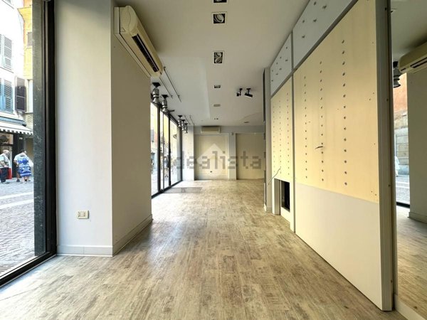 locale commerciale in affitto a Novi Ligure