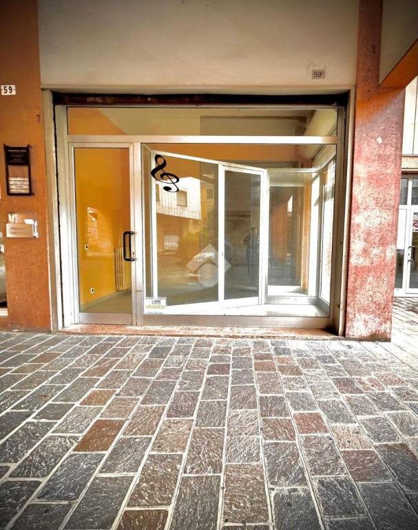 negozio in affitto a Novi Ligure