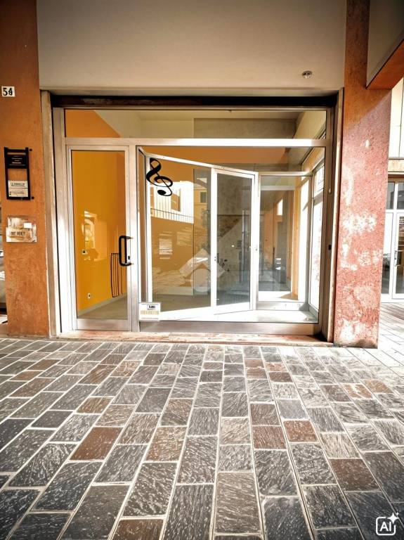 negozio in affitto a Novi Ligure