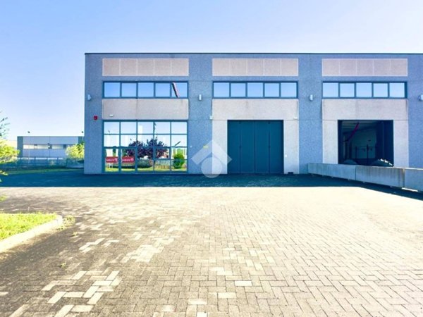 locale commerciale in affitto a Novi Ligure