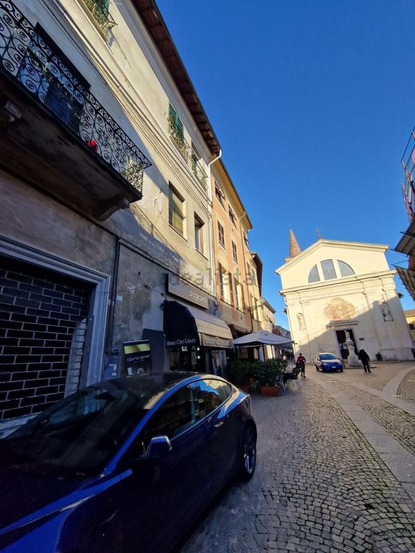 negozio in affitto a Novi Ligure