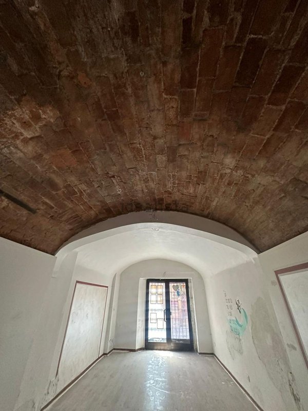 locale commerciale in affitto a Novi Ligure