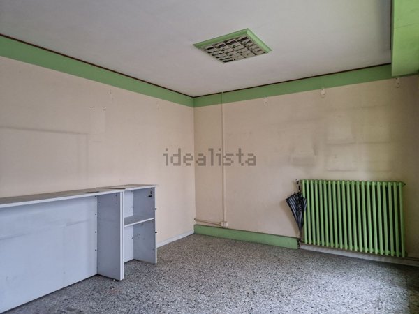 locale commerciale in affitto a Novi Ligure