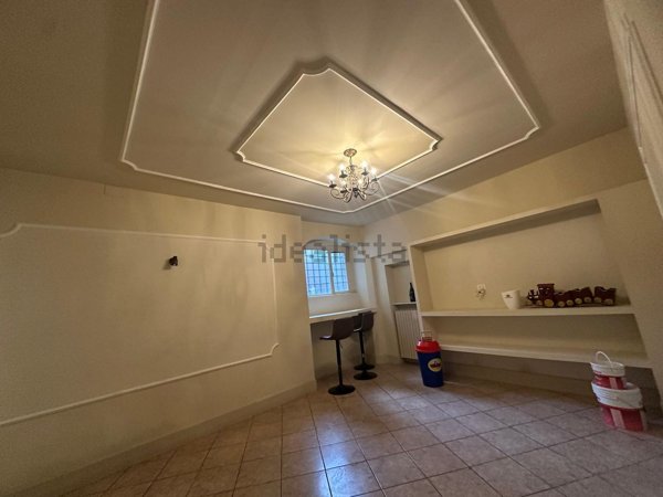 locale commerciale in affitto a Novi Ligure