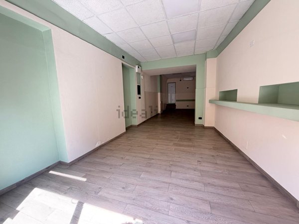 locale commerciale in affitto a Novi Ligure