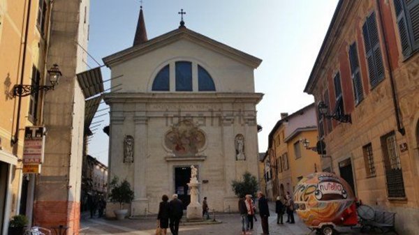 locale commerciale in affitto a Novi Ligure