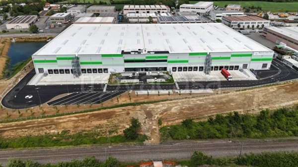 locale commerciale in affitto a Novi Ligure in zona Barbellotta