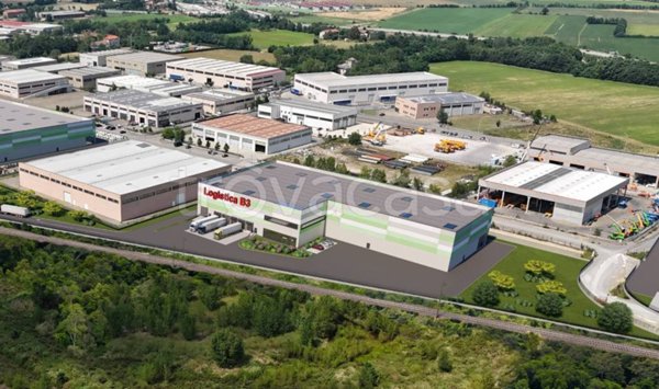 locale commerciale in affitto a Novi Ligure