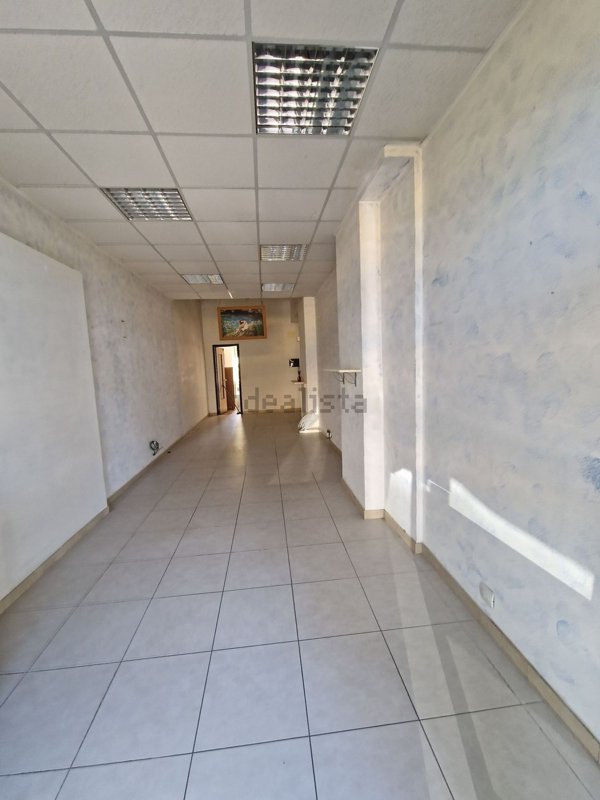 locale commerciale in affitto a Novi Ligure