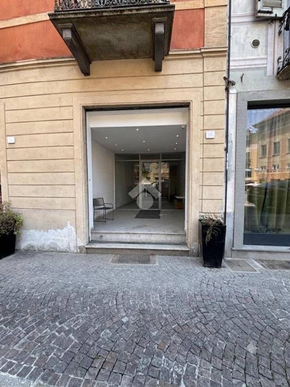 negozio in affitto a Novi Ligure