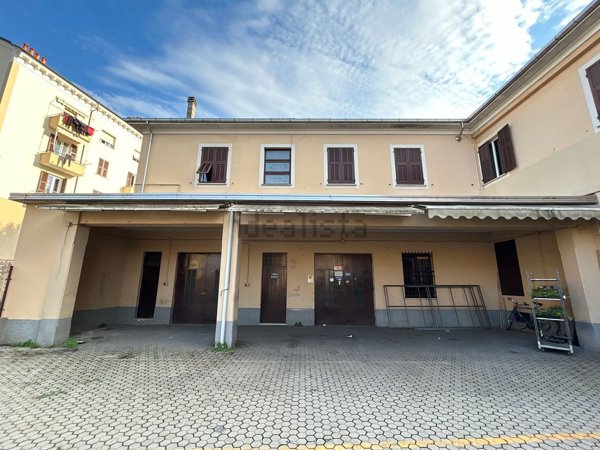 locale commerciale in affitto a Novi Ligure