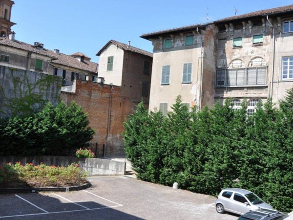 box auto in affitto a Novi Ligure